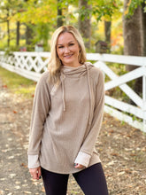 Load image into Gallery viewer, Brushed Waffle Contrast Hoodie (S-3X)
