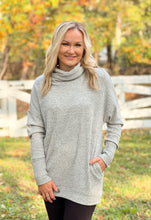 Load image into Gallery viewer, Ribbed Tunic Turtleneck Top (S-3X)