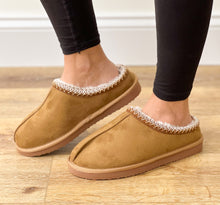 Load image into Gallery viewer, Very G- Bruin Slipper