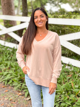 Load image into Gallery viewer, Z SUPPLY Modern V-Neck Weekender