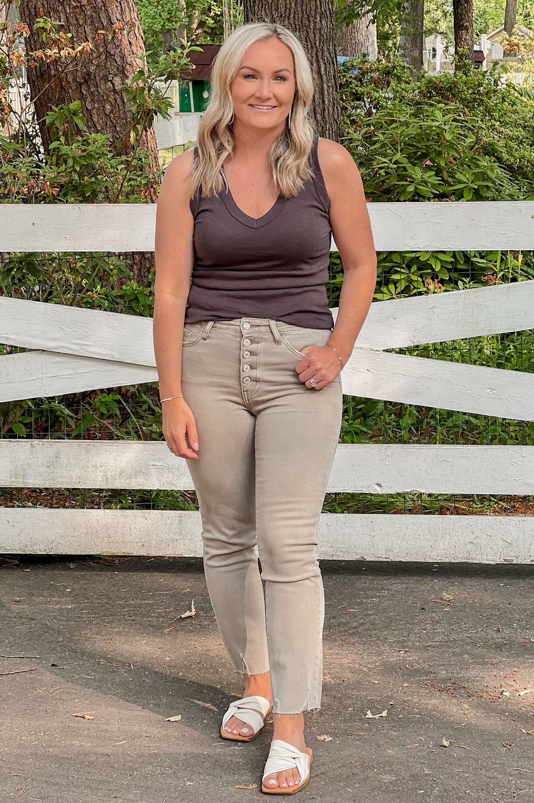 Vervet Jeanne Slim Straight High Rise- Sage