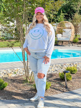 Load image into Gallery viewer, FINAL SALE - Vervet Erika Curvy Distressed Mom Jean